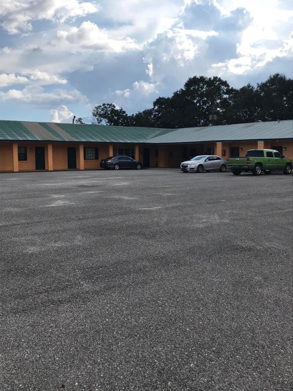 Greenlawn Motel Atmore Bagian luar foto