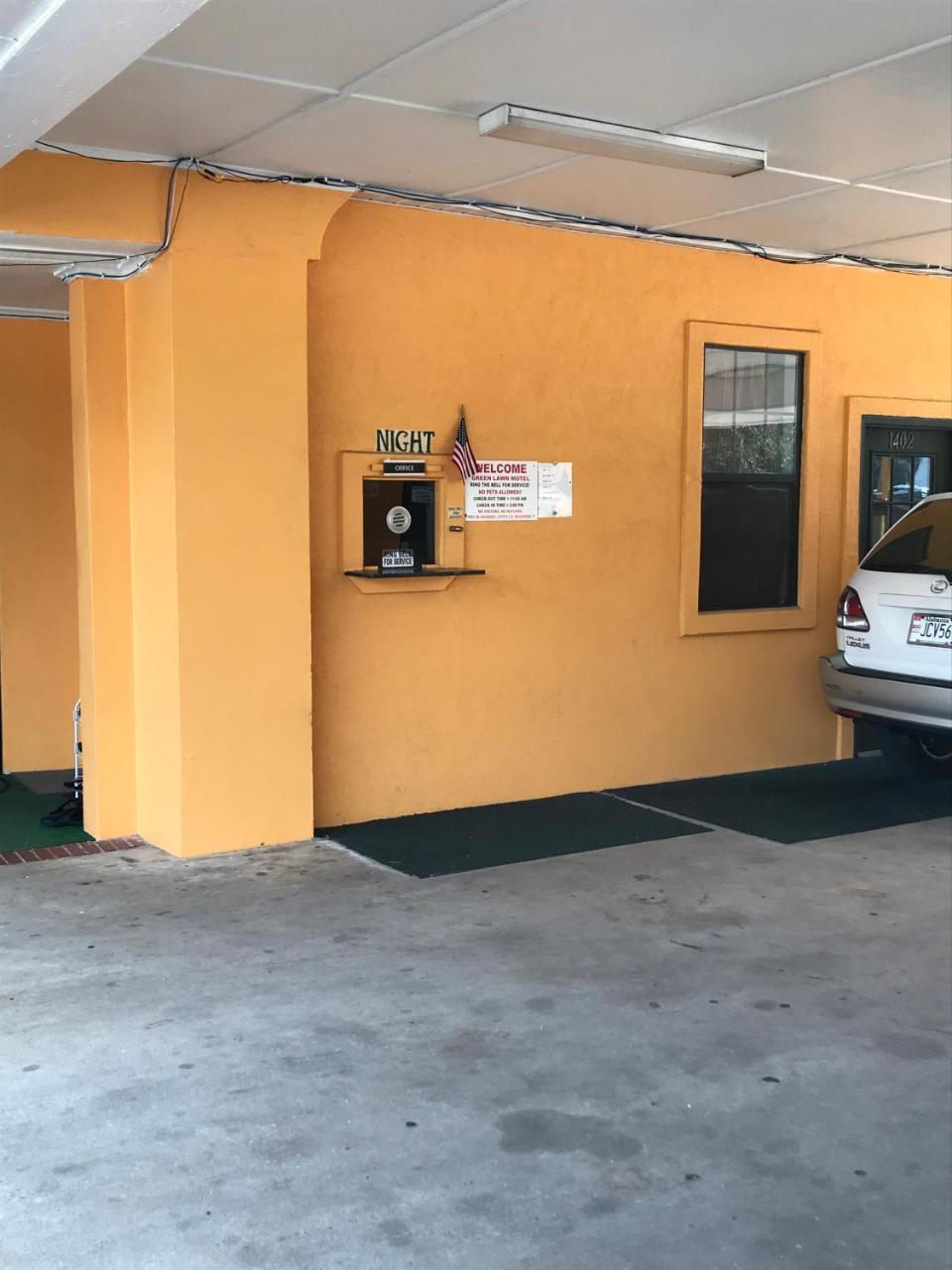Greenlawn Motel Atmore Bagian luar foto