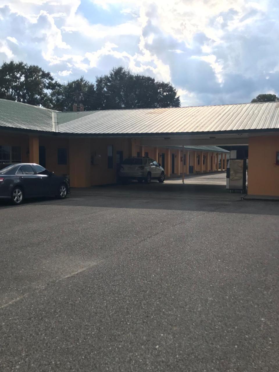Greenlawn Motel Atmore Bagian luar foto